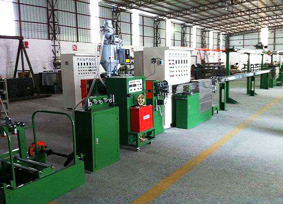 使用貴公司電源線押出機，建筑線押出機，擠